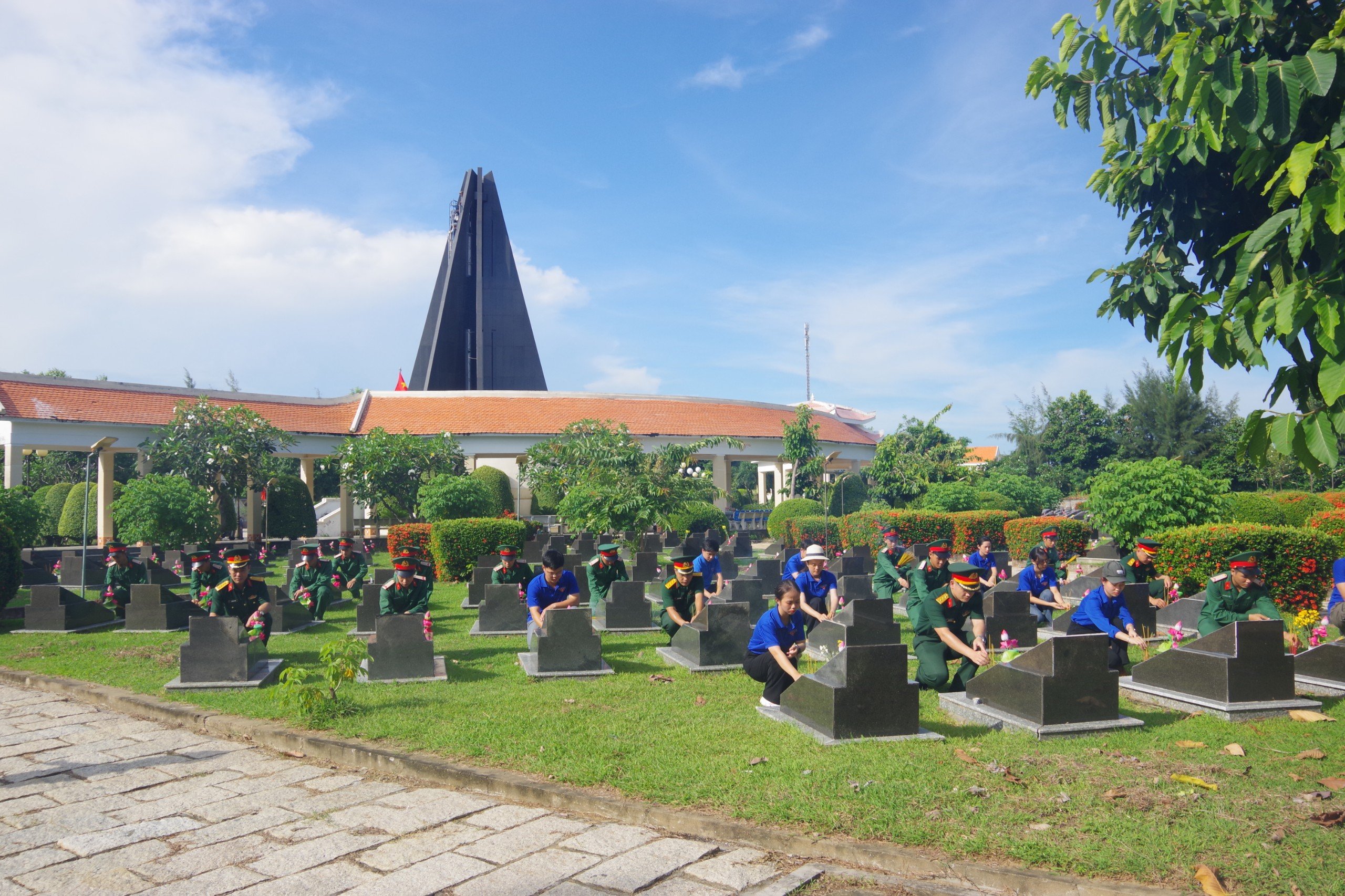 Nhiều hoạt động kỷ niệm 75 năm Ngày Thương binh-Liệt sĩ tại Chi nhánh Phía Nam-Trung tâm Nhiệt đới Việt-Nga