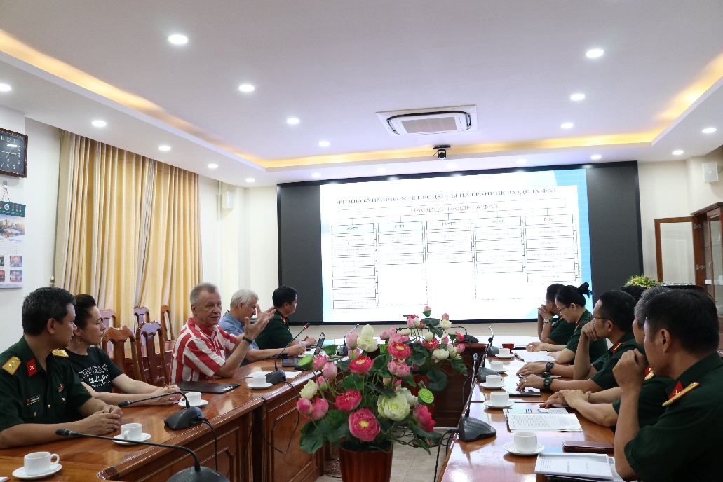 Seminar khoa học về “Các chất hoạt động bề mặt chứa Flo”