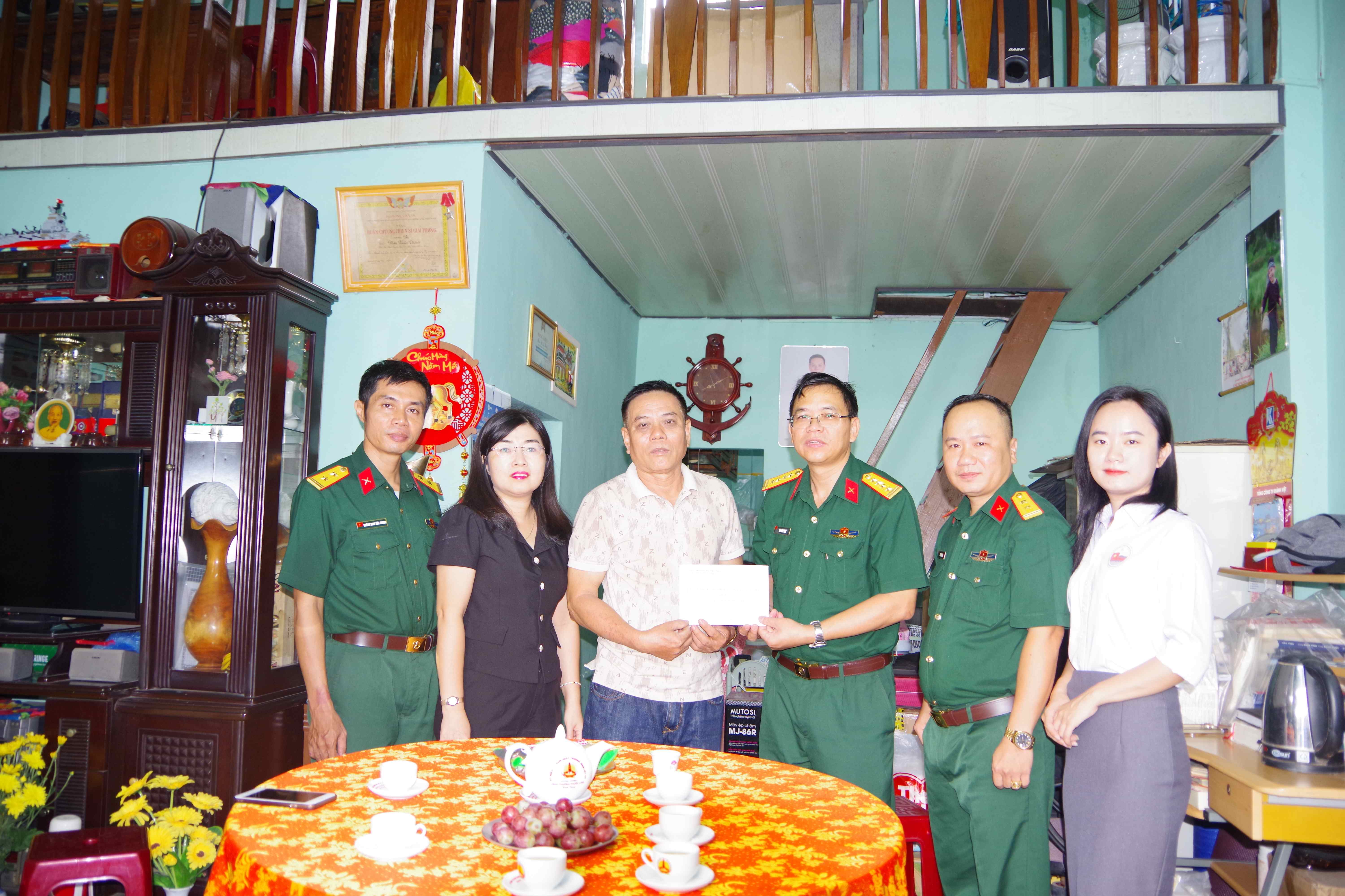 Chi nhánh Ven biển trao kinh phí hỗ trợ xây dựng Nhà tình nghĩa tại Khánh Hòa