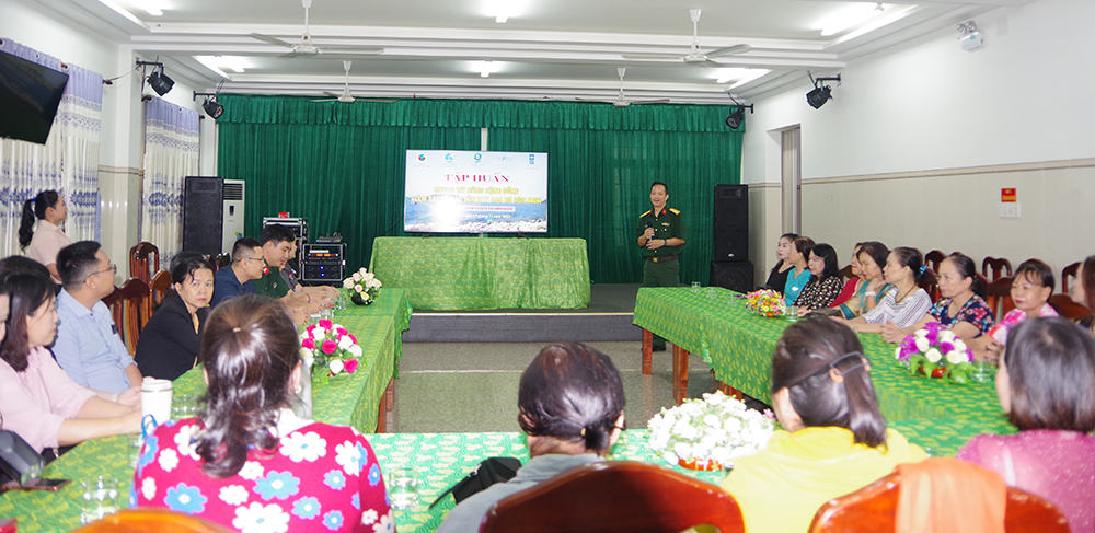 Tập huấn Chung tay cùng cộng đồng giám sát và bảo tồn rạn san hô Hòn Mun