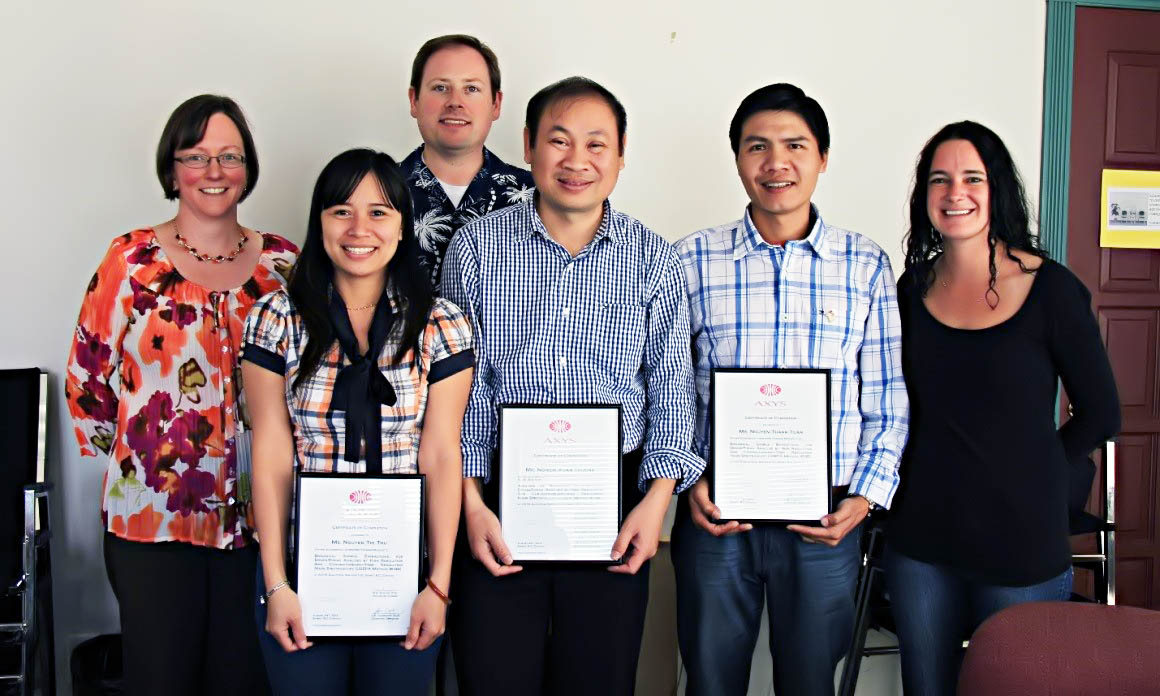 Cán bộ Phân tích Hóa-Môi trường, TTNĐ-VN