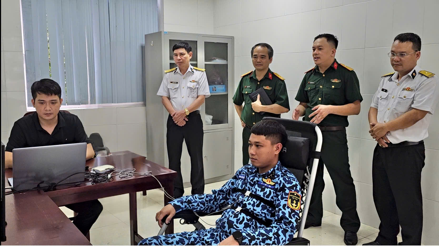 Tăng cường hợp tác nghiên cứu phục hồi tâm sinh lý cho thủy thủ tàu ngầm trong quá trình an điều dưỡng