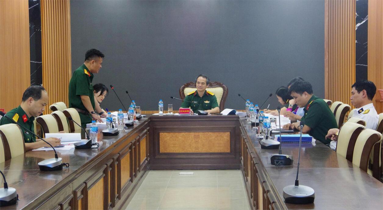 Nghiệm thu đề tài nghiên cứu đảm bảo sức khoẻ nghề nghiệp cho bộ đội tàu ngầm