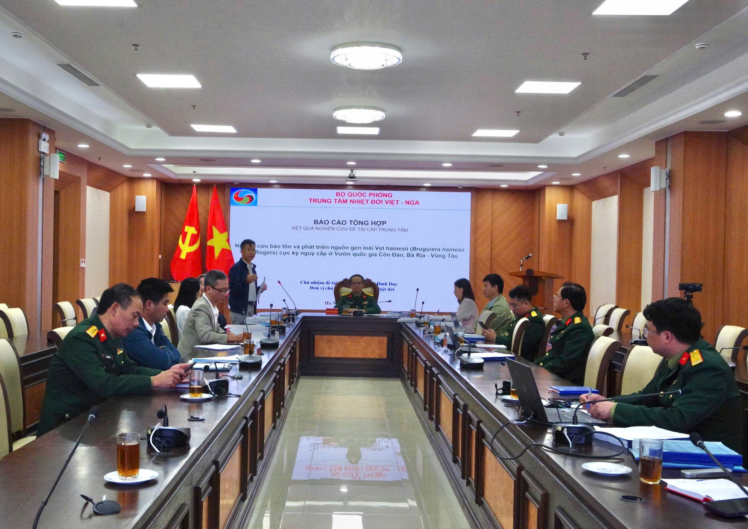 Trung tâm Nhiệt đới Việt - Nga nghiệm thu đề tài nghiên cứu bảo tồn và phát triển nguồn gen loài Vẹt hainesii (Bruguiera hainesii C.G. Rogers) cực kỳ nguy cấp tại Vườn quốc gia Côn Đảo