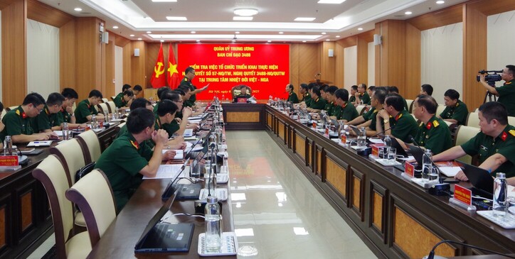 Ban Chỉ đạo của Quân uỷ Trung ương về phát triển khoa học, công nghệ, đổi mới sáng tạo và chuyển đổi số kiểm tra Trung tâm Nhiệt đới Việt - Nga