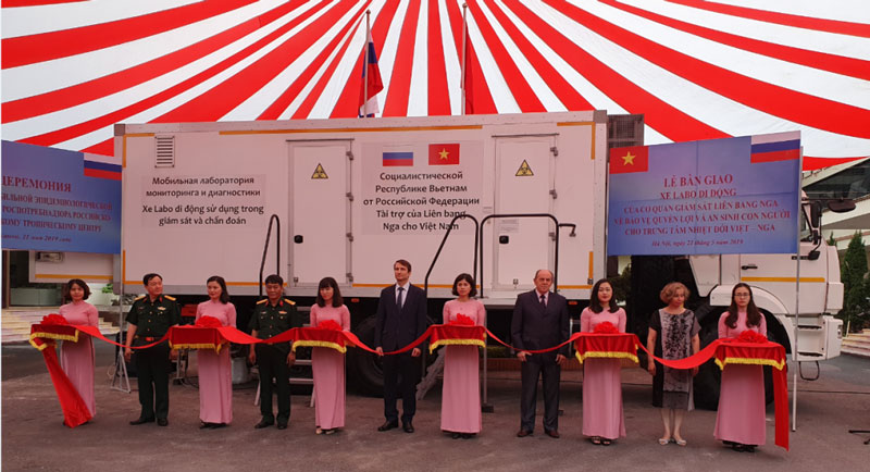 Bàn giao xe labo di động