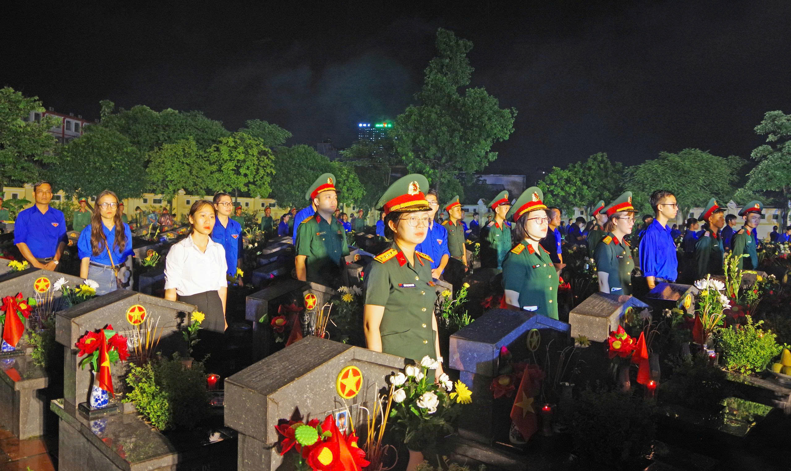 Trung tâm Nhiệt đới Việt - Nga tổ chức các hoạt động tri ân kỷ niệm 78 năm Ngày Thương binh - Liệt sĩ (27/7/1947 - 27/7/2025)