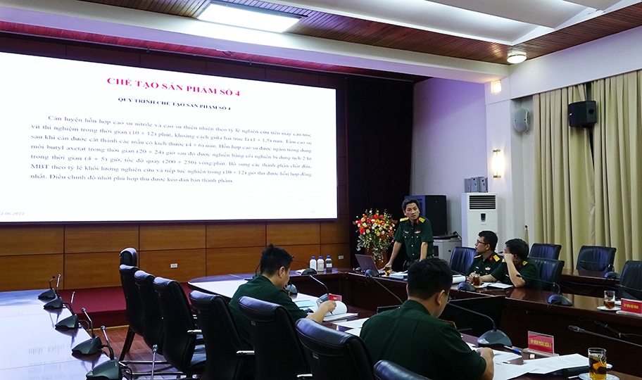 Nghiệm thu đề tài: Nghiên cứu chế tạo keo dán cao su, kim loại thay thế cho keo ВК-3 của Liên bang Nga