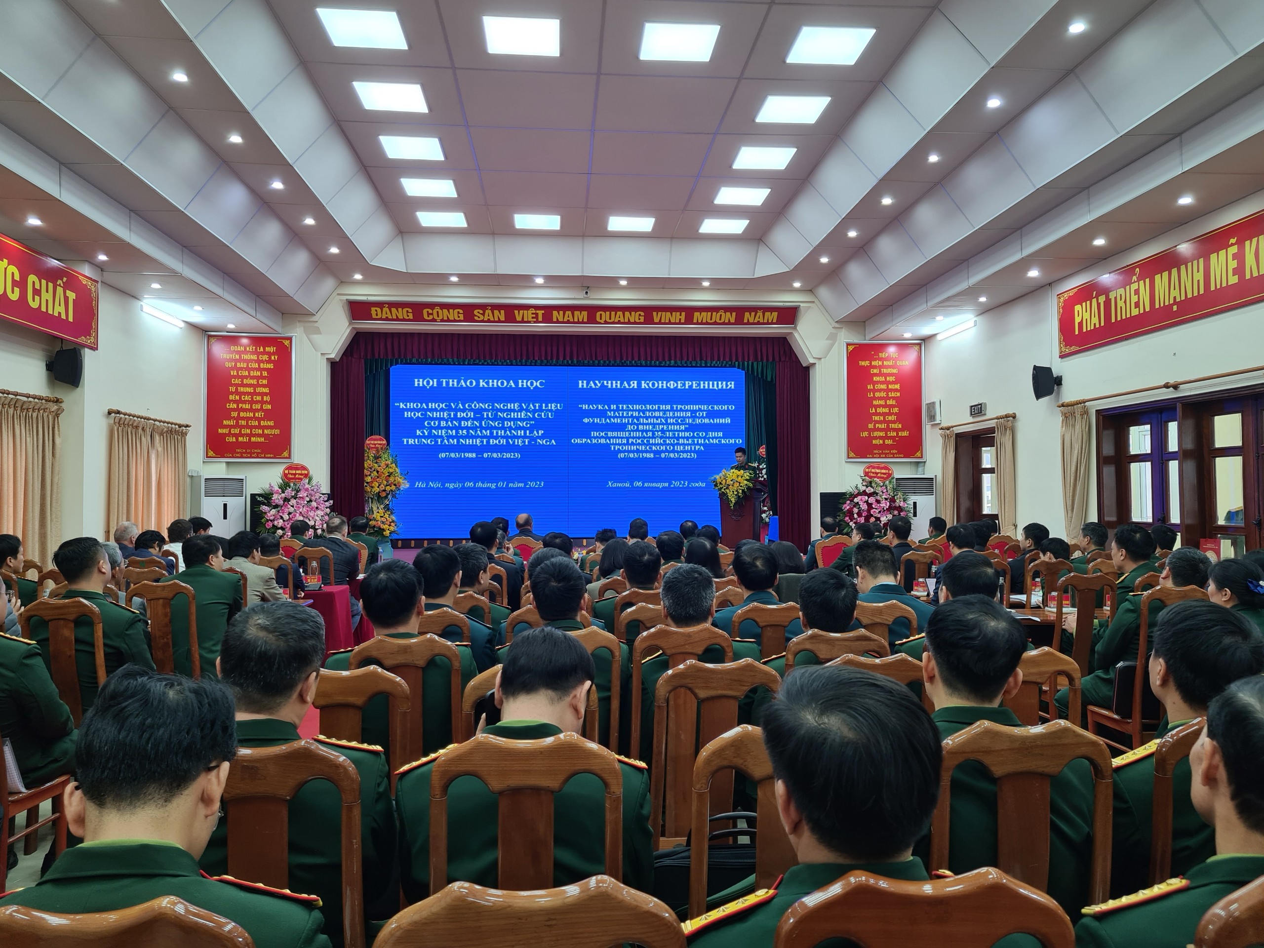 Hội thảo khoa học “Khoa học và công nghệ vật liệu học nhiệt đới - Từ nghiên cứu cơ bản đến ứng dụng” kỷ niệm 35 năm Ngày thành lập Trung tâm Nhiệt đới Việt - Nga (07/3/1988 - 07/3/2023)