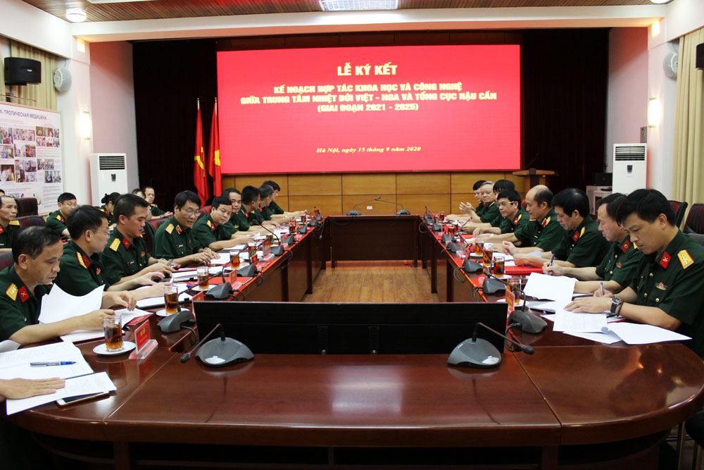 Lễ ký kết Kế hoạch hợp tác Khoa học và Công nghệ giữa Trung tâm Nhiệt đới Việt – Nga và Tổng cục Hậu cần