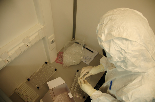 Bên trong cỗ máy xét nghiệm COVID-19 của Trung tâm Nhiệt đới Việt – Nga