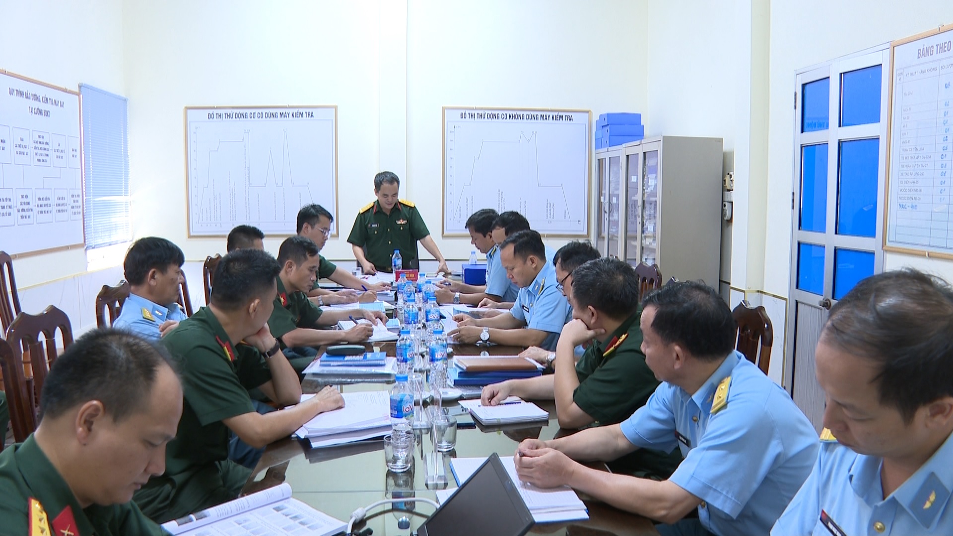 Nghiệm thu đề tài “Thiết kế, chế tạo hệ thống thiết bị đảm bảo khí khô dùng bảo quản đồng thời cho các máy bay tại bãi đỗ hoặc các đối tượng VKTBKT tương tự khác”