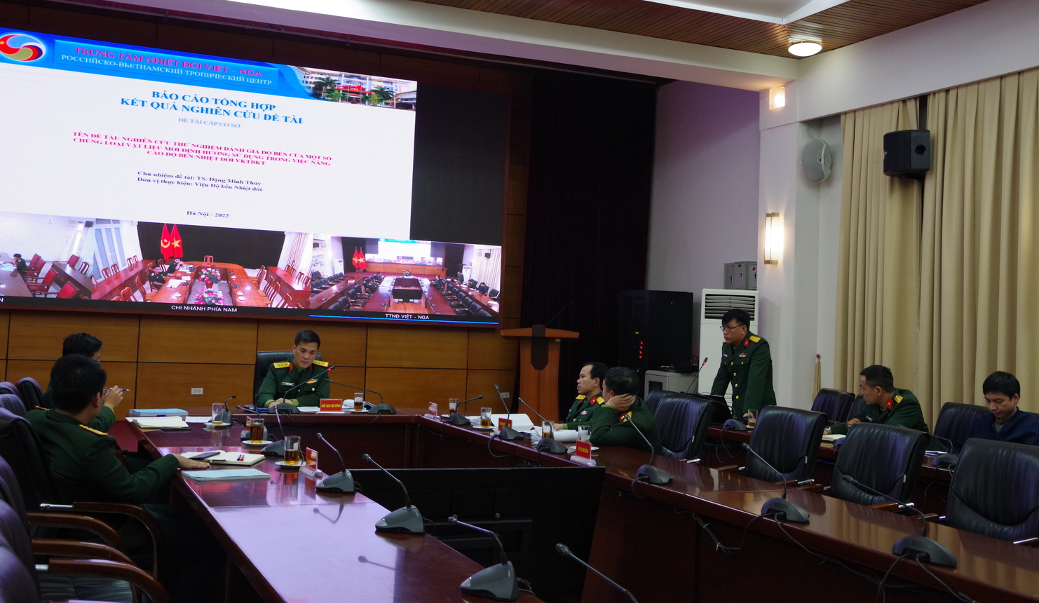 Nghiệm thu nhiệm vụ KH&CN cấp Trung tâm về nghiên cứu thử nghiệm đánh giá độ bền của một số chủng loại vật liệu mới