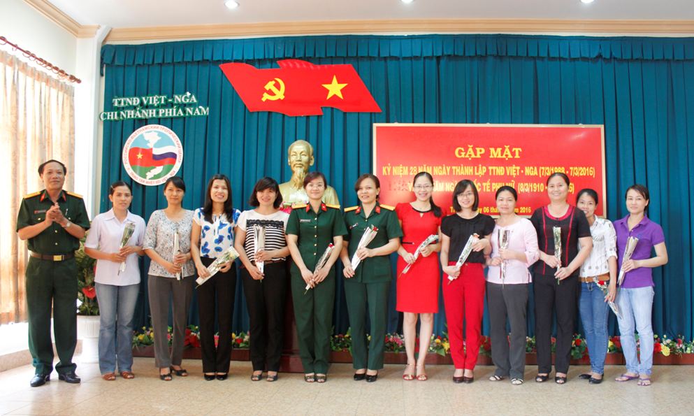 Rộn ràng không khí Ngày 8/3 tại Trung tâm Nhiệt đới Việt – Nga