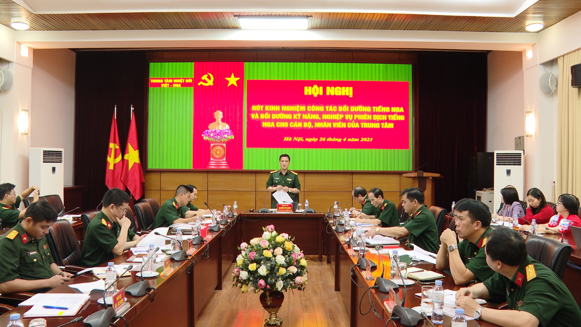 Hội nghị rút kinh nghiệm công tác bồi dưỡng tiếng Nga và bồi dưỡng kỹ năng, nghiệp vụ phiên dịch tiếng Nga cho cán bộ, nhân viên của Trung tâm