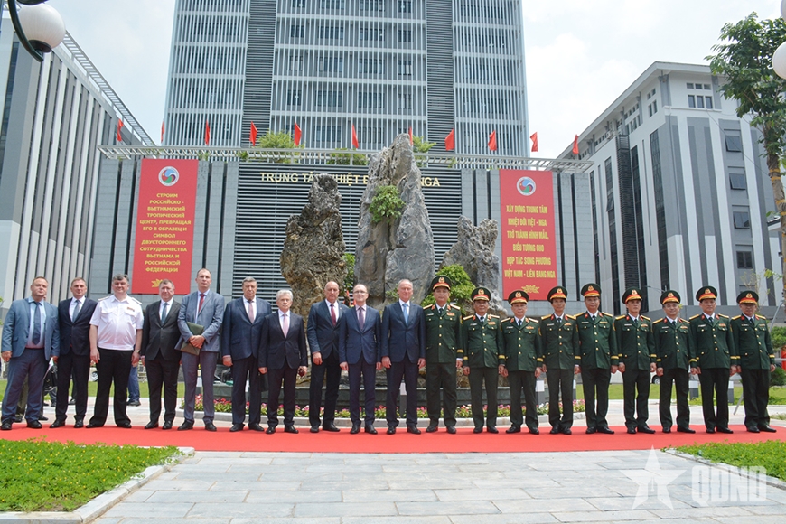 Trợ lý Tổng thống, Chủ tịch Hội đồng Biển Liên bang Nga thăm Trung tâm Nhiệt đới Việt - Nga